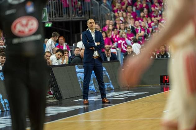 Marko Stankovic, Head Coach, Telekom Baskets Bonn , , Telekom Baskets Bonn vs FC Bayern Basketball, Basketball, BBL, 31 Matchday, 21 12 2025 Cologne North Rhine-Westphalia Germany Copyright: xkolbert-press MartinxWdziecznyx