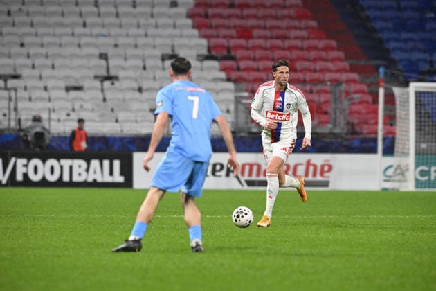 Football : Olympique Lyonnais v Saint Cyr Collonges - French Cup - 21 12 2025 Hans Hateboerbduring the French Cup match between Olympique Lyonnais and Saint Cyr Collonges at Groupama Stadium Decines Charpieu Lyon France on December 21, 2025 LYONFrance  Copyright: xMouradxAllilix