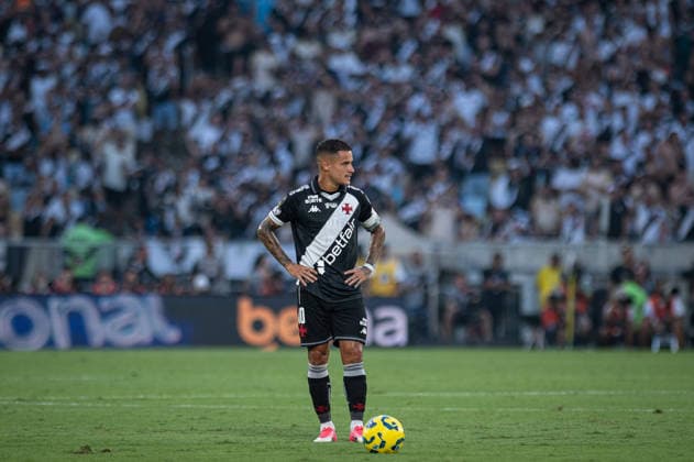 match between Vasco and Corinthians for the final of the Copa do Brasil Rio de Janeiro (RJ), 12 21 2025 - Copa do Brasil Vasco vs Corinthians - Philippe Coutinho in a match between Vasco and Corinthians, valid for the second leg of the Copa do Brasil final, on the night of Sunday, December 21, 2025, at the Estadio Jornalista Mario Filho, the Maracana. (Foto: Ronaldo Barreto Thenews2 imago images) SPO  Copyright: xRONALDOxBARRETOx