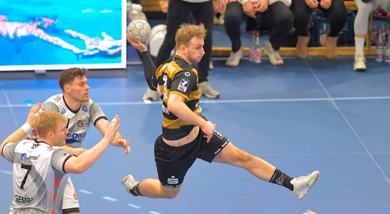 21 12 2025, Dresdens Anton Preußner, Handball, 2 Bundesliga, HC Elbflorenz Dresden TV Großwallstadt, c Dresden