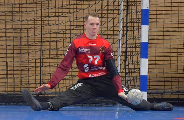 21 12 2025, Dresden goalkeeper Robin Cantegrel holds a ball, Handball, 2 Bundesliga, HC Elbflorenz Dresden TV Großwallstadt, c Dresden