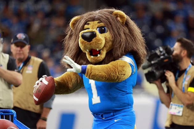 Pittsburgh Steelers vs Detroit Lions DETROIT,MICHIGAN-December21: Detroit Lions mascot Roary participates in an event during an NFL, American Football Herren, USA football game between the Pittsburgh Steelers and the Detroit Lions in Detroit, Michigan USA, on Sunday, December 21, 2025. Detroit Michigan United States  Copyright: xAmyxLemusx originalFilename:lemus-pittsbur251221_np83p.jpg