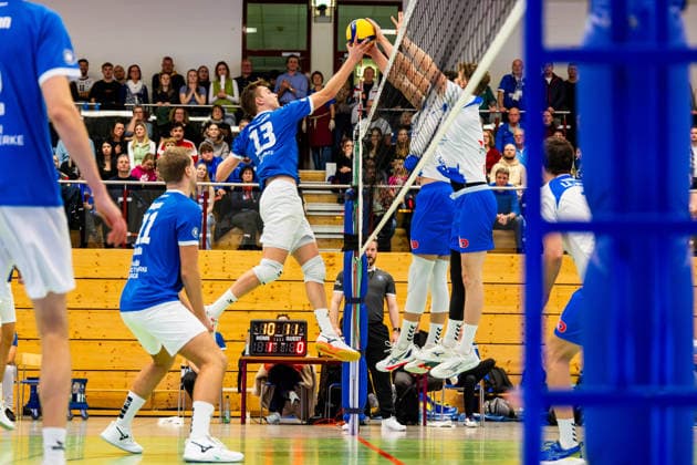 21 12 2025, GER, Volleyball, 2 BL Maenner Sued, Season 2025 2026, Blue Volleys Gotha L E Volleys Ben Bierwisch Blue Volleys Gotha 99867 Gotha Sporthalle Sportanlage Ernesti Thüringen Germany