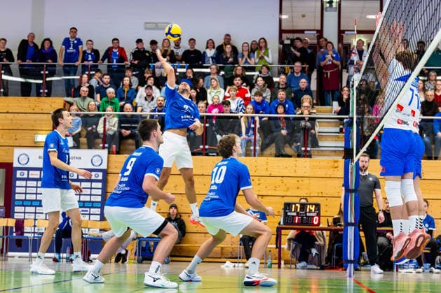 21 12 2025, GER, Volleyball, 2 BL Maenner Sued, Season 2025 2026, Blue Volleys Gotha L E Volleys Dominik Duchac Blue Volleys Gotha 99867 Gotha Sporthalle Sportanlage Ernesti Thüringen Germany