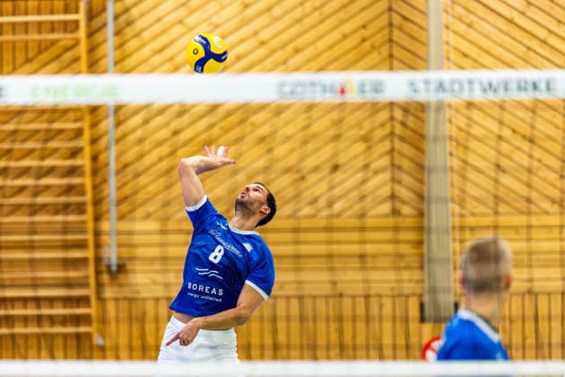 21 12 2025, GER, Volleyball, 2 BL Maenner Sued, Season 2025 2026, Blue Volleys Gotha L E Volleys Dominik Duchac Blue Volleys Gotha 99867 Gotha Sporthalle Sportanlage Ernesti Thüringen Germany