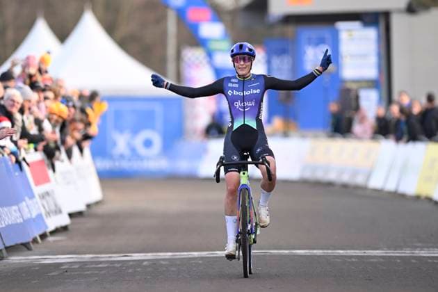 X2O Badkamers Trofee 2025-2026 Hofstade HOFSTADE, BELGIUM - DECEMBER 22 : Brand Lucinda (NED) of Baloise Glowi Lions wins during the 4th leg of the Plage Cross X2O Badkamers Trofee 2025-2026 a cyclocross race for Women Elite on December 22, 2025 in Hofstade, Belgium, 22 12 2025 ( Hofstade Belgium  Copyright: xNicoxVereeckenx