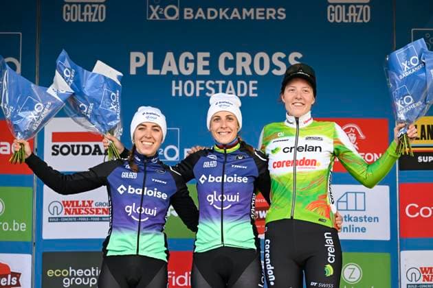 X2O Badkamers Trofee 2025-2026 Hofstade HOFSTADE, BELGIUM - DECEMBER 22 : Van Anrooij Shirin (NED) of Baloise Trek Lions, Brand Lucinda (NED) of Baloise Glowi Lions and Bakker Manon (NED) of Crelan-Corendon pictured during the podium ceremony of the 4th leg of the Plage Cross X2O Badkamers Trofee 2025-2026 a cyclocross race for Women Elite on December 22, 2025 in Hofstade, Belgium, 22 12 2025 ( Hofstade Belgium  Copyright: xNicoxVereeckenx
