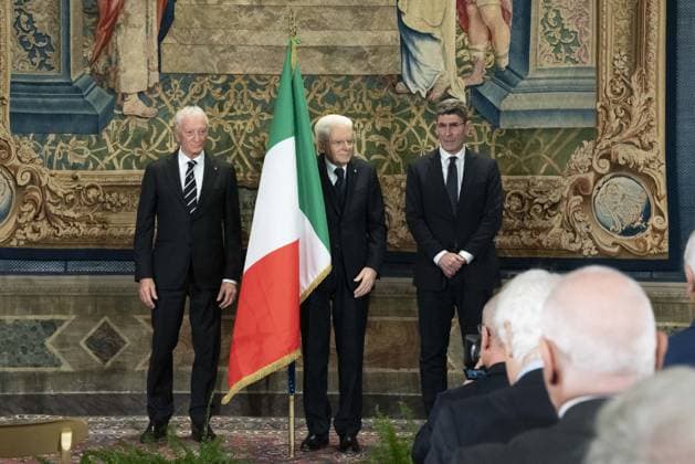 Foto IPP Diego Nangano Cappello Roma 22-12-2025 Cerimonia di consegna della Bandiera agli atleti italiani in partenza per i Giochi Olimpici e Paralimpici di Milano Cortina 2026 nella foto: Luciano Buonfiglio (Presidente del Comitato Olimpico Nazionale Italiano), Sergio Mattarella (Presidente della Repubblica Italiana), Marco Giunio De Sanctis (Presidente di Comitato Italiano Paralimpico) Italy Photo Press - World Copyright italy ITALY  Copyright: xR4924_italyphotopressx