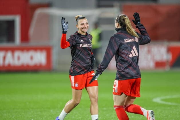 GER, Leverkusen, Bayer Leverkusen vs FC Bayern Munich, Google Pixel Womens Bundesliga, Football, DFB, Season 2025 2026, Ulrich Haberland Stadium, 14 Matchday in picture Arianna Caruso Bayern Munich Women 27 before the match DFB DFL REGULATIONS PROHIBIT ANY USE OF PHOTOGRAPHS AS IMAGE SEQUENCES AND OR QUASI VIDEO, 22 12 2025 Copyright: HMBxMedia HendrikxHamelau
