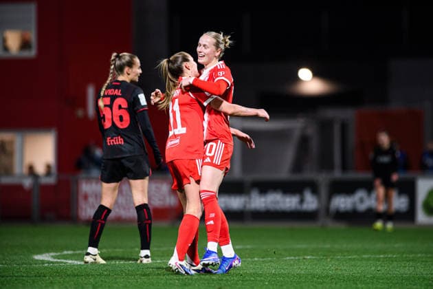 LEVERKUSEN, GERMANY - 22 DECEMBER, 2025: Franziska Kett, Georgia Stanway - 1. Frauen Bundesliga match Bayer 04 Leverkusen vs Bayern Munich at Urlich Haberland Stadion.  Copyright: xVITALIIxKLIUIEVx