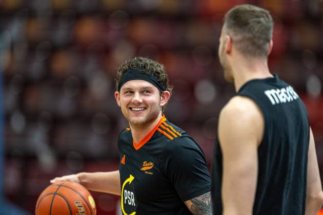 Booker Coplin Rasta Vechta, 30 , Jonas Wohlfarth Bottermann MHP RIESEN Ludwigsburg, 18 , GER, MHP RIESEN Ludwigsburg vs Rasta Vechta, easycredit BBL, Basketball, Bundesliga, Matchday 11, Season 2025 2026, 22 12 2025, 06 12 2025, GER, MHP RIESEN Ludwigsburg vs Rasta Vechta, easycredit BBL, Basketball, Bundesliga, Matchday 11, Season 2025 2026, 22 12 2025 Ludwigsburg Copyright: xEibner-Pressefoto SaschaxWaltherx EP_EER