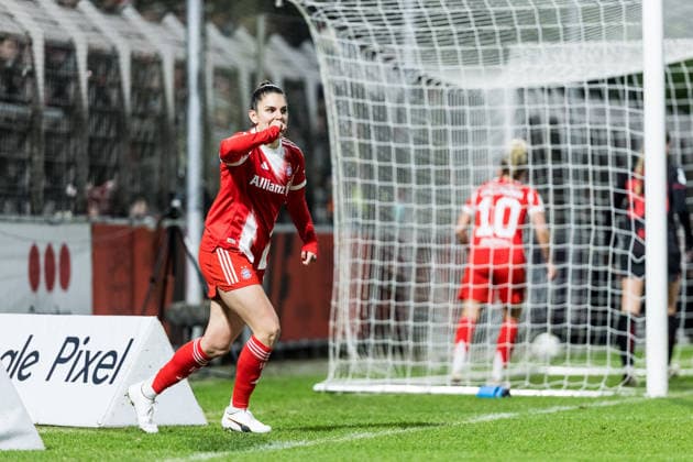 GOOGLE PIXEL Womens Bundesliga, Bayer 04 Leverkusen FC Bayern München 22 12 2025 Jovana Damnjanovic FC Bayern München, 9 frustrated after missed chance GOOGLE PIXEL Womens Bundesliga, Bayer 04 Leverkusen FC Bayern München, Leverkusen, Ulrich Haberland Stadion am 22 12 2025 DFB REGULATIONS PROHIBIT ANY USE OF PHOTOGRAPHS AS IMAGE SEQUENCES AND OR QUASI VIDEO Copyright: xBEAUTIFULxSPORTS Wunderlx