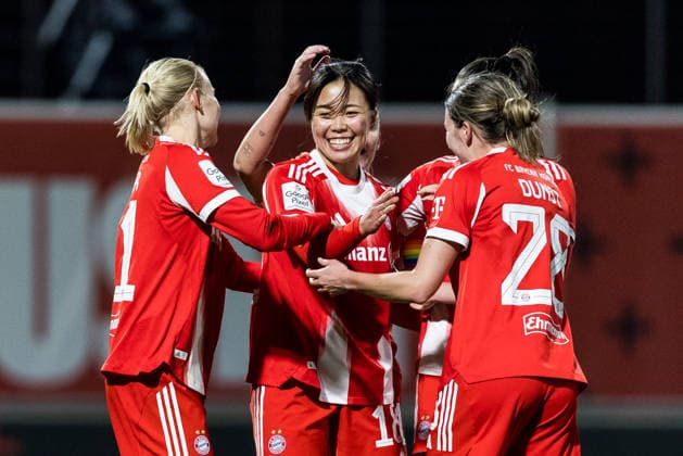 GOOGLE PIXEL Womens Bundesliga, Bayer 04 Leverkusen FC Bayern Munich 22 12 2025 Celebration for 0 2 by Momoko Tanikawa FC Bayern Munich, 18 after penalty kick, goal, goal celebration GOOGLE PIXEL Womens Bundesliga, Bayer 04 Leverkusen FC Bayern Munich, Leverkusen, Ulrich Haberland Stadium on 22 12 2025 DFB REGULATIONS PROHIBIT ANY USE OF PHOTOGRAPHS AS IMAGE SEQUENCES AND OR QUASI VIDEO Copyright: xBEAUTIFULxSPORTS Wunderlx