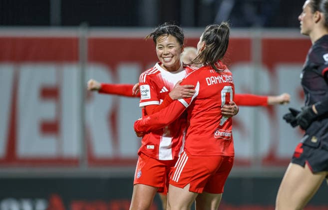 GER, Leverkusen, Bayer Leverkusen vs FC Bayern Munich, Google Pixel Womens Bundesliga, Football, DFB, Season 2025 2026, Ulrich Haberland Stadium, 14 Matchday in picture Momoko Tanikawa Bayern Munich 18 scores the 0 2, in goal, cheers and joy, emotions DFB DFL REGULATIONS PROHIBIT ANY USE OF PHOTOGRAPHS AS IMAGE SEQUENCES AND OR QUASI VIDEO, 22 12 2025 Copyright: HMBxMedia HendrikxHamelau