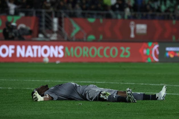 Morocco, Agadir 22 December 2025, Washington Arubi, goalkeeper of Zimbabwe national team, Nationalteam dejected after conced 2ng goal during the Africa Cup of Nations (CAN) group B football match between Egypt national team and Zimbabwe national team at Adrar Stadium in Agadir on December 22, 2025. AFCON 2025 - Egypt v Zimbabwe Copyright: xSFSIx