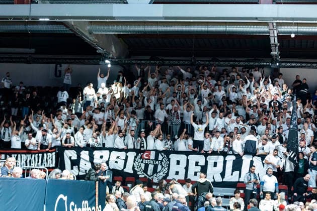 23 12 2025, xomx, Basketball EuroCup, Niners Chemnitz Besiktas JK Istanbul v l Geastefans Chemnitz