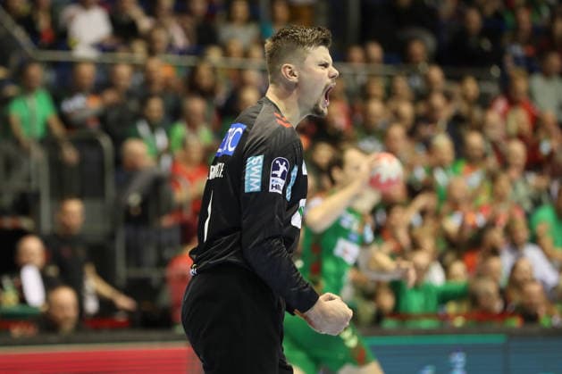 23 12 2025, xtgx, SC Magdeburg THW Kiel v l Sergey Hernandez Ferrer Magdeburg, 1 cheers over held ball, defended, held, Torhueter Magdeburg