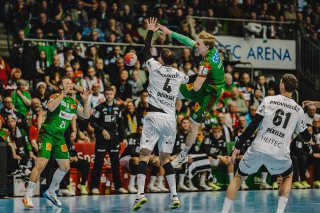 Germany HBL DAIKIN Handball Bundesliga 2025 26, 6 Matchday SC Magdeburg vs THW Kiel GETEC Arena Magdeburg Domagoj Duvnjak THW Kiel, 4 Gisli Kristjansson SC Magdeburg, 10 Copyright: xTomxLauruschkatx