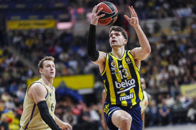 Fenerbahce Beko v Barcelona - EuroLeague ISTANBUL, TURKIYE - DECEMBER 23: Tarik Biberovic (13) of Fenerbahce Beko in action during EuroLeague week 18 basketball match between Fenerbahce Beko and Barcelona at Ulker Sports and Event Hall in Istanbul, Turkiye on December 23, 2025. Agit Erdi Ulukaya Anadolu Istanbul Turkey. Editorial use only. Please get in touch for any other usage.  Copyright: x2025xAnadoluxAgitxErdixUlukayax