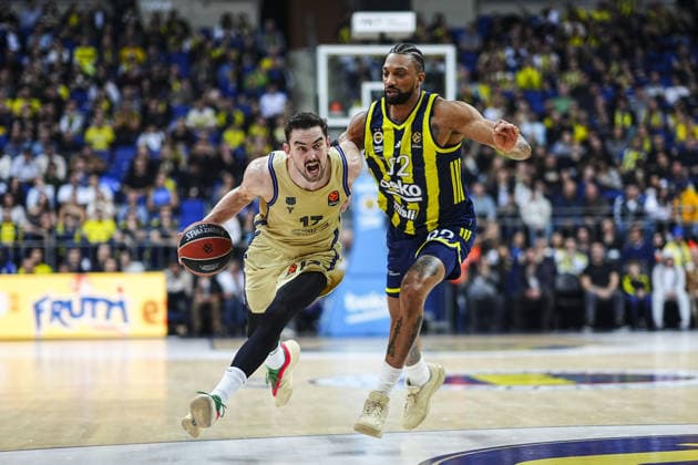 Fenerbahce Beko v Barcelona - EuroLeague ISTANBUL, TURKIYE - DECEMBER 23: Players in action during EuroLeague week 18 basketball match between Fenerbahce Beko and Barcelona at Ulker Sports and Event Hall in Istanbul, Turkiye on December 23, 2025. Agit Erdi Ulukaya Anadolu Istanbul Turkey. Editorial use only. Please get in touch for any other usage.  Copyright: x2025xAnadoluxAgitxErdixUlukayax