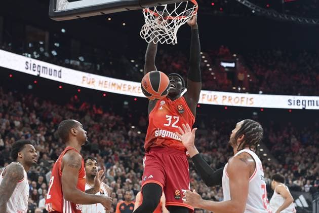 Wenyen GABRIEL FCB ,Basket shot,Action Basketball Euro League,Season 2025 2026, FC Bayern Muenchen Hapoel Te Aviv on 23 12 2025, S A P G A R D EN