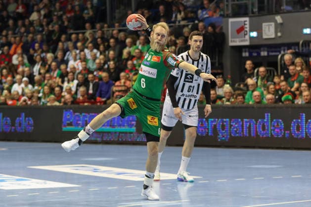 23 12 2025, xgox, Handball Daikin HBL SC Magdeburg THW Kiel emspor, v l Matthias Musche Magdeburg, 6 at Siebenmeter Magdeburg
