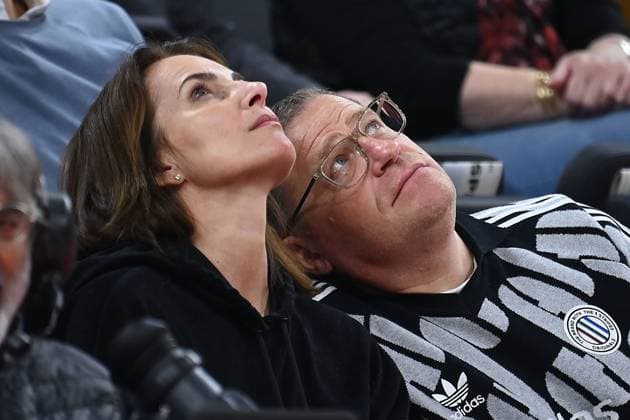 Max EBERL Chief Sports Officer FC Bayern Muenchen with wife Natascha Fruscella Basketball Euro League,Season 2025 2026, FC Bayern Muenchen Hapoel Te Aviv on 23 12 2025, S A P G A R D EN
