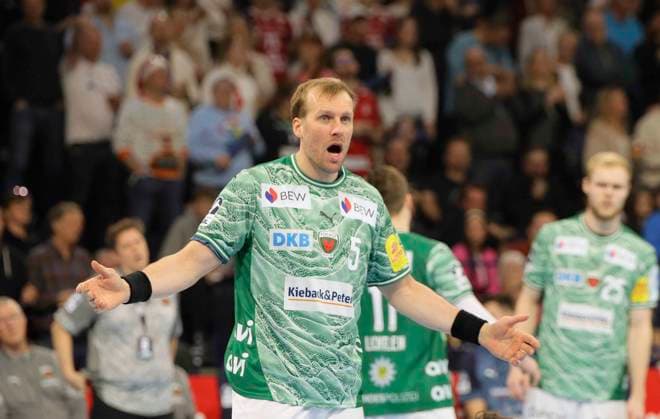 Photo excitement at Max DARJ Füchse Handball Herren 1 Bundesliga on Tue 23 12 2025 HSV Handball Füchse Berlin