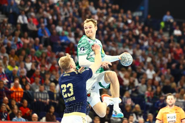 Handball I Men I Season 2025 2026 I Bundesliga I 24 Matchday I HSV Hamburg Füchse Berlin I 23 12 2025 Einar Thorsteinn Olafsson 23, HSV Hamburg Mathias Gidsel 19, Füchse Berlin Hamburg Barclaycard Arena Hamburg Germany Copyright: xLobeca RalfxHomburgx