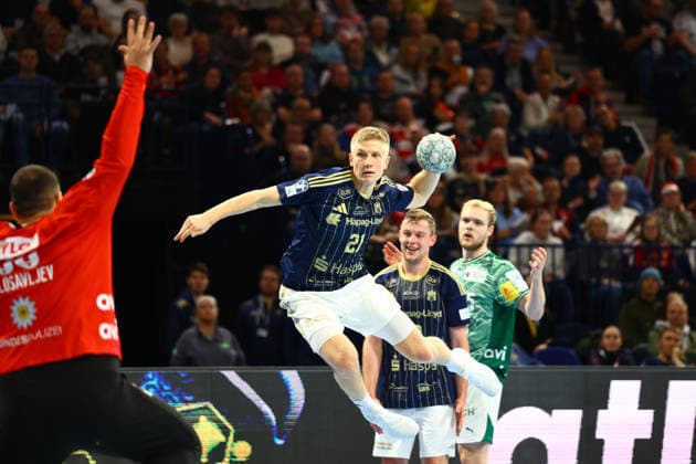 Handball I Men I Season 2025 2026 I Bundesliga I 24 Matchday I HSV Hamburg Füchse Berlin I 23 12 2025 Dejan Milosavljev 96, Füchse Berlin Frederik Bo Andersen 21, HSV Hamburg Hamburg Barclaycard Arena Hamburg Germany Copyright: xLobeca RalfxHomburgx