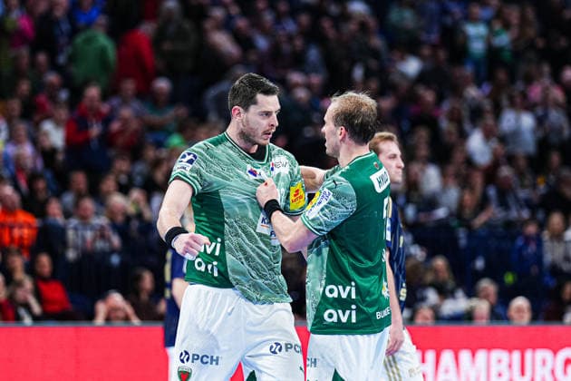 Mijajlo Marsenic Fuechse Berlin, 93 and Max Darj Fuechse Berlin, 05 cheers after victory end of match GER, Handball Sport Verein Hamburg vs Fuechse Berlin, Handball, 1 Bundesliga, Matchday 24, Season 2025 2026, 23 12 2025 GER, Handball Sport Verein Hamburg vs Fuechse Berlin, Handball, 1 Bundesliga, Matchday 24, Season 2025 2026, 23 12 2025 Hamburg Copyright: xEibner-Pressefoto MarcelxvonxFehrnx EP_MFN