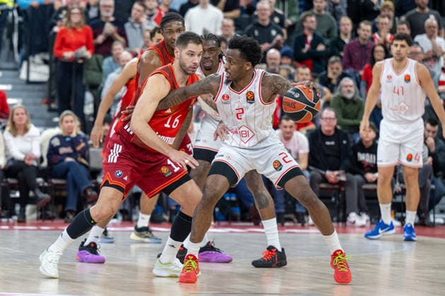 Stefan Jovic 16 FC Bayern Basketball , Antonio Blakeney 2 Hapoel IBI Tel Aviv , FC Bayern Basketball vs Hapoel IBI Tel Aviv, EuroLeague 18 Matchday, 23 12 2025 Munich Bavaria Germany Copyright: xkolbert-press UlrichxGamelx