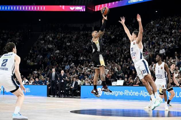 Asvel-Anadolu Efes Istanbul. Euroligue. 23 décembre 2025 PHOTOPQR LE PROGRES Joël PHILIPPON - Décines-Charpieu 23 12 2025 - Asvel-Anadolu Efes Istanbul. Euroligue. 23 décembre 2025 -Edwin Jackson. Asvel-Anadolu Efes Istanbul. Basket Euroleague Asvel (Lyon Villeurbanne) vs Istanbul Décines-Charpieu Rhône Rhône-Alpes France  Copyright: xPHOTOPQR LExPROGRES MAXPPPxJoëlxPHILIPPONx 20251223LPL5421 20251223LPL5421