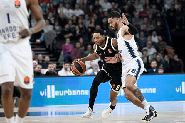 Asvel-Anadolu Efes Istanbul. Euroligue. 23 décembre 2025 PHOTOPQR LE PROGRES Joël PHILIPPON - Décines-Charpieu 23 12 2025 - Asvel-Anadolu Efes Istanbul. Euroligue. 23 décembre 2025 -Shaquille Harrison. Asvel-Anadolu Efes Istanbul. Basket Euroleague Asvel (Lyon Villeurbanne) vs Istanbul Décines-Charpieu Rhône Rhône-Alpes France  Copyright: xPHOTOPQR LExPROGRES MAXPPPxJoëlxPHILIPPONx 20251223LPL5423 20251223LPL5423