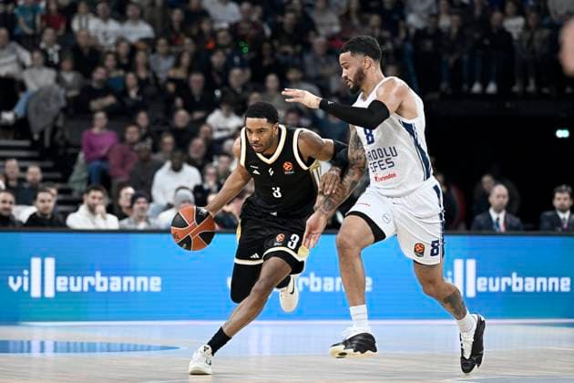 Asvel-Anadolu Efes Istanbul. Euroligue. 23 décembre 2025 PHOTOPQR LE PROGRES Joël PHILIPPON - Décines-Charpieu 23 12 2025 - Asvel-Anadolu Efes Istanbul. Euroligue. 23 décembre 2025 -Shaquille Harrison. Asvel-Anadolu Efes Istanbul. Basket Euroleague Asvel (Lyon Villeurbanne) vs Istanbul Décines-Charpieu Rhône Rhône-Alpes France  Copyright: xPHOTOPQR LExPROGRES MAXPPPxJoëlxPHILIPPONx 20251223LPL5438 20251223LPL5438