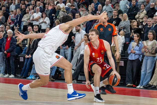 Justus Hollatz 21 FC Bayern Basketball , FC Bayern Basketball vs Hapoel IBI Tel Aviv, EuroLeague 18 Matchday, 23 12 2025 Munich Bavaria Germany Copyright: xkolbert-press UlrichxGamelx