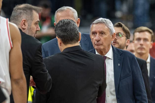 Head coach Svetislav Persic FC Bayern Basketball disappointed, FC Bayern Basketball vs Hapoel IBI Tel Aviv, EuroLeague 18 Matchday, 23 12 2025 Munich Bavaria Germany Copyright: xkolbert-press UlrichxGamelx