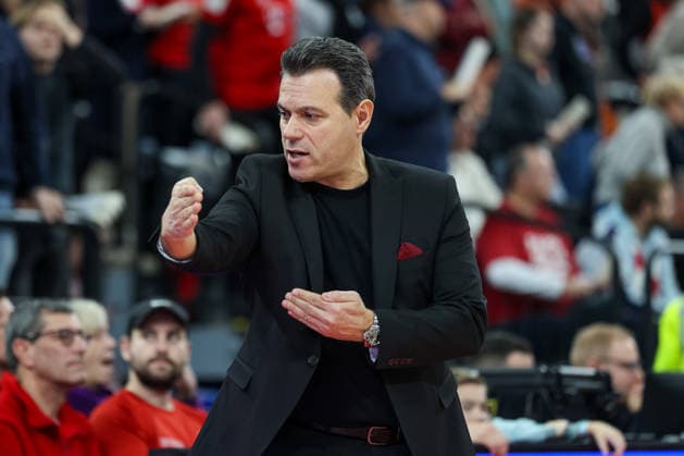 Dimitris Itoudis Hapoel IBI Tel Aviv, Head Coach , GER, FC Bayern Basketball vs Hapoel Tel Aviv, Basketball, Euroleague, Matchday 18, Season 2025 2026, 23 12 2025, GER, FC Bayern Basketball vs Hapoel Tel Aviv, Basketball, Euroleague, Matchday 18, Season 2025 2026, 23 12 2025 Munich Copyright: xEibner-Pressefoto JennixMaulx EP_JML