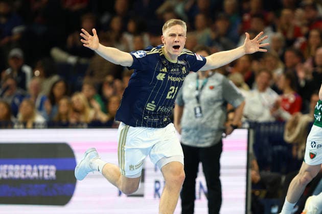 21 Frederik Bo Andersen Handball Sport Verein Hamburg Handball I Men I Bundesliga Daikin HBL I Season 2025 2026 I 24 Matchday I Handball Sport Verein Hamburg Füchse Berlin I 23 12 2025 I Barclays Arena