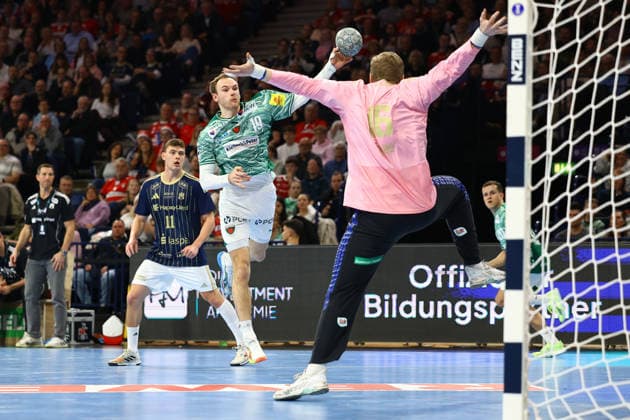 16 Robin Haug Handball Sport Verein Hamburg , 19 Mathias Gidsel Füchse Berlin Handball I Men I Bundesliga Daikin HBL I Season 2025 2026 I 24 Matchday I Handball Sport Verein Hamburg Füchse Berlin I 23 12 2025 I Barclays Arena