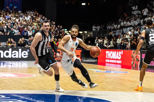 GER, BKT EuroCup, Season 2025 2026, Niners Chemnitz Besiktas GAIN Istanbul 23 12 2025, Messe, Chemnitz, GER, BKT EuroCup, Season 2025 2026, Niners Chemnitz Besiktas GAIN Istanbul Kaza Kajami Keane Niners Chemnitz, 10 Photo Alexander Trienitz Chemnitz Messe Sachsen Germany