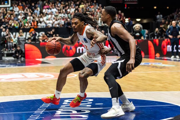 GER, BKT EuroCup, Season 2025 2026, Niners Chemnitz Besiktas GAIN Istanbul 23 12 2025, Messe, Chemnitz, GER, BKT EuroCup, Season 2025 2026, Niners Chemnitz Besiktas GAIN Istanbul Nike Sibande Niners Chemnitz, 2 , Brynton Lemar Besiktas GAIN Istanbul 11 Photo Alexander Trienitz Chemnitz Messe Sachsen Germany