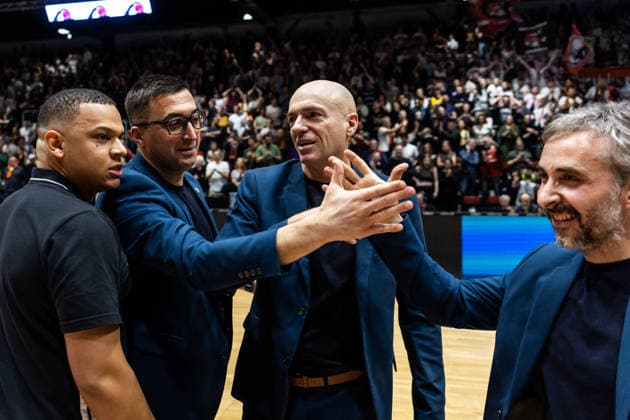 GER, BKT EuroCup, Season 2025 2026, Niners Chemnitz Besiktas GAIN Istanbul 23 12 2025, Messe, Chemnitz, GER, BKT EuroCup, Season 2025 2026, Niners Chemnitz Besiktas GAIN Istanbul David Gibson Assistant Coach , Niners Chemnitz, Gjorgji Kochov Assistant Coach , Niners Chemnitz, Rodrigo Pastore Head Coach , Niners Chemnitz, Pablo Del Tio Munoz Assistant Coach , Niners Chemnitz Foto Alexander Trienitz Chemnitz Messe Sachsen Germany