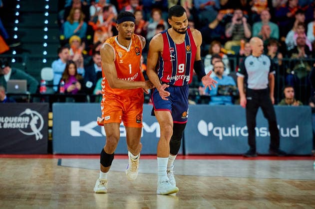 December 23, 2025, Valencia, Spain: Kameron Taylor of Valencia Basket and Timothe Luwawu-Cabarrot of Kosner Baskonia Vitoria-Gasteiz seen in action during the EuroLeague Basketball regular season gameday 18, between Valencia Basket (ESP) and Kosner Baskonia Vitoria-Gasteiz (ESP) at Roig Arena. Final scores: Valencia Basket 91-81 Kosner Baskonia Valencia Spain - ZUMAs197 20251223_aaa_s197_078 Copyright: xDavidxPastorxAndresx