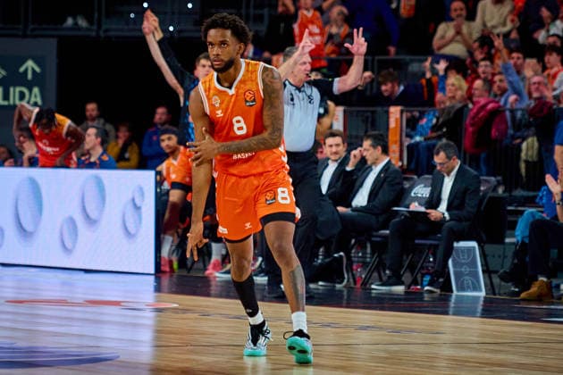 December 23, 2025, Valencia, Spain: Jean Montero of Valencia Basket seen in action during the EuroLeague Basketball regular season gameday 18, between Valencia Basket (ESP) and Kosner Baskonia Vitoria-Gasteiz (ESP) at Roig Arena. Final scores: Valencia Basket 91-81 Kosner Baskonia Valencia Spain - ZUMAs197 20251223_aaa_s197_112 Copyright: xDavidxPastorxAndresx
