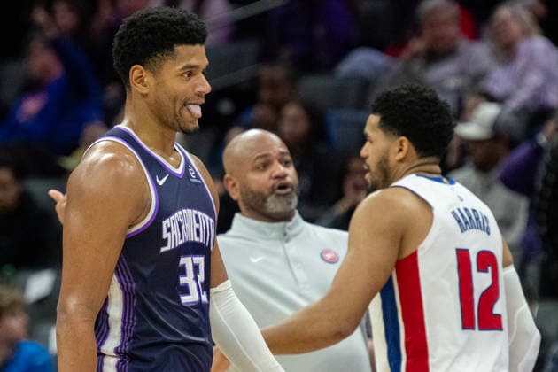 December 23, 2025, Sacramento, Ca, USA: Sacramento Kings center Dylan Cardwell (32) leaves the game after fouling out in the second half during a game at Golden 1 Center on Tuesday, Dec. 23, 2025 in Sacramento. Sacramento USA - ZUMAj89_ 20251223_zaf_j89_025 Copyright: xPaulxKitagakixJr.x