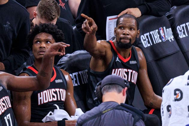 December 23, 2025, Inglewood, California, USA: Kevin Durant 35 of the Houston Rockets during their 2025 NBA, Basketball Herren, USA regular season game against the Los Angeles Clippers on Tuesday December 23, 2025 at Intuit Dome Arena in Inglewood, California. JAVIER ROJAS PI Inglewood USA - ZUMAp124 20251223_zaa_p124_042 Copyright: xJavierxRojasx