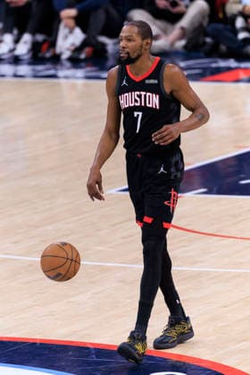 December 23, 2025, Inglewood, California, USA: Kevin Durant 7 of the Houston Rockets during their regular season NBA, Basketball Herren, USA game against the Los Angeles Clippers on Tuesday December 23, 2025 at Intuit Dome in Inglewood, California. Clippers defeat Rockets, 128-108. ARIANA RUIZ PI Inglewood USA - ZUMAp124 20251223_zaa_p124_066 Copyright: xArianaxRuizx