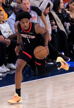 December 23, 2025, Inglewood, California, USA: Amen Thompson 1 of the Houston Rockets during their regular season NBA, Basketball Herren, USA game against the Los Angeles Clippers on Tuesday December 23, 2025 at Intuit Dome in Inglewood, California. Clippers defeat Rockets, 128-108. ARIANA RUIZ PI Inglewood USA - ZUMAp124 20251223_zaa_p124_074 Copyright: xArianaxRuizx