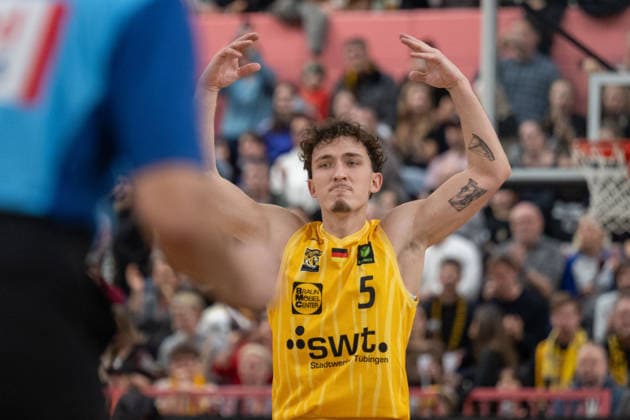 Kaya Bayram Tigers Tuebingen 05 celebrates his basket GER, Tigers Tuebingen vs Artland Dragons Quakenbrueck, Basketball, Men, Barmer 2 Basketball Bundesliga, ProA, Matchday 14, Season 2025 2026, 23 12 2025, GER, Tigers Tuebingen vs Artland Dragons Quakenbrueck, Basketball, Men, Barmer 2 Basketball Bundesliga, ProA, Matchday 14, Season 2025 2026, 23 12 2025 Tuebingen Copyright: xEibner-Pressefoto WolfgangxFrankx EP_WFK